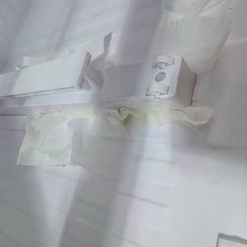 Vestel Buzdolabı Sürekli Su Topluyor, Servis Sorunu Çözemiyor