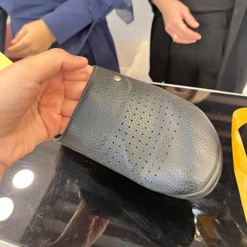 Neredeyse Hiç Giyilmeyen Ceyo Terlik Kısa Sürede Parçalandı