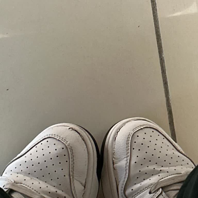 Garanti Süresi Dolmadan Açılan Ayakkabı Dikişleri Ve Yetersiz Müşteri Desteği