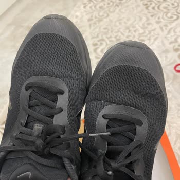 Nike Ayakkabıda Kısa Sürede Deformasyon Ve FLO'dan Olumsuz Geri Dönüş