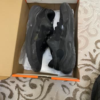 Nike Ayakkabıda Kısa Sürede Deformasyon Ve FLO'dan Olumsuz Geri Dönüş