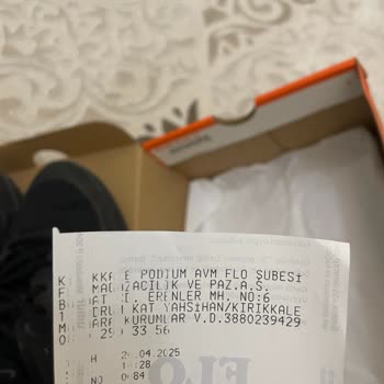 Nike Ayakkabıda Kısa Sürede Deformasyon Ve FLO'dan Olumsuz Geri Dönüş