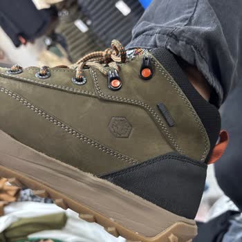 İlk Kullanımda Yeni Botun Bağcık Yeri Koptu, Mağduriyetimin Giderilmesini İstiyorum