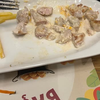 Pişmemiş Tavuk, Kıl Ve Çürük Yeşillik Nedeniyle Hijyen Sorunu Ve İade Talebi