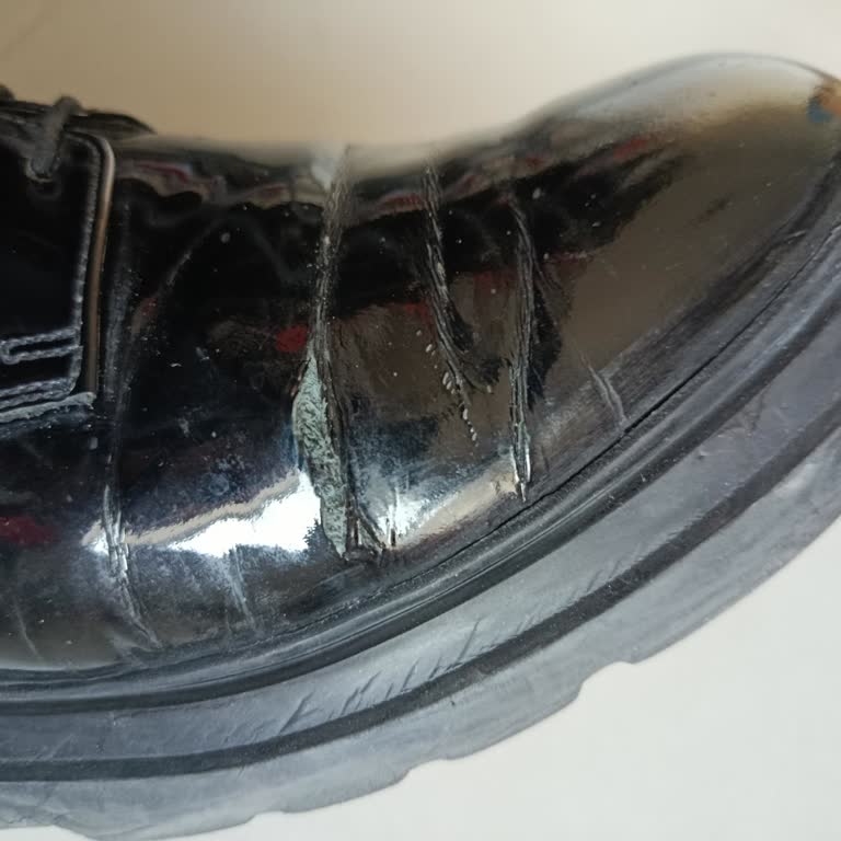 Kısa Sürede Deforme Olan Ayakkabı Hayal Kırıklığı