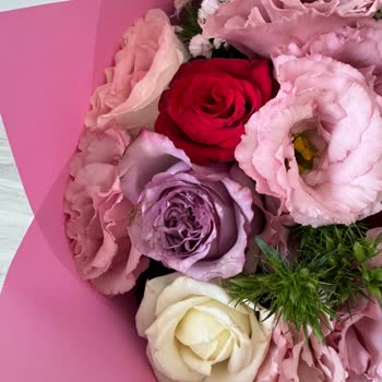 Siparişimde Taze Çiçek Beklerken Solmuş Güller Ve İlgisiz Müşteri Hizmetleriyle Karşılaştım