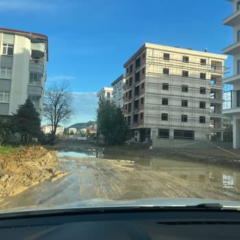 Cumhuriyet Mahallesi'nde Uzun Süredir Devam Eden Yol Sorunu Ve Mağduriyet