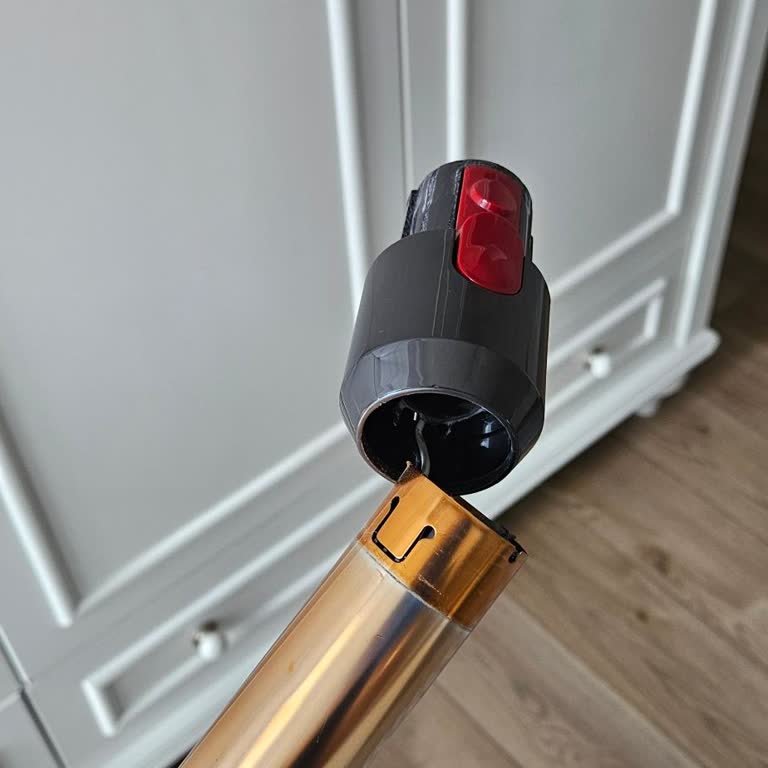 Dyson V10 Süpürge Borusu Kırıldı, Yedek Parça Temin Edilemiyor