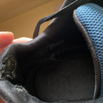 Kısa Sürede Parçalanan Ayakkabıya Çözüm Bulunmadı