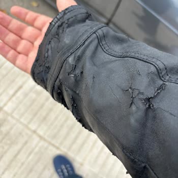 Az Kullanımla Mavi Montumda Ciddi Soyulmalar Oluştu, Çözüm Bekliyorum