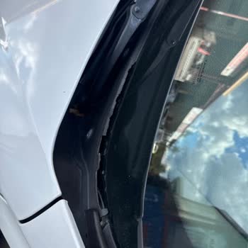 BMW F30'da Kapı Kolu Ve Cam Fitili Sorunu İçin Ücretsiz Değişim Talebi