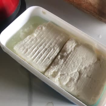 Son Kullanma Tarihi Geçmiş Peynir Satışıyla Sağlığımız Tehlikeye Atıldı!