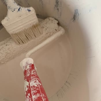 Filli Boya Kum Beyazı Renginde Beklenmedik Pembelik Ve Mağduriyet