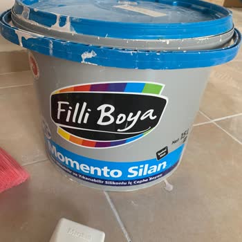 Filli Boya Kum Beyazı Renginde Beklenmedik Pembelik Ve Mağduriyet