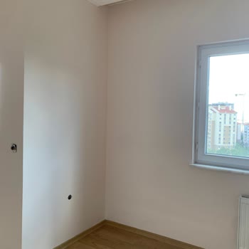 Filli Boya Kum Beyazı Renginde Beklenmedik Pembelik Ve Mağduriyet