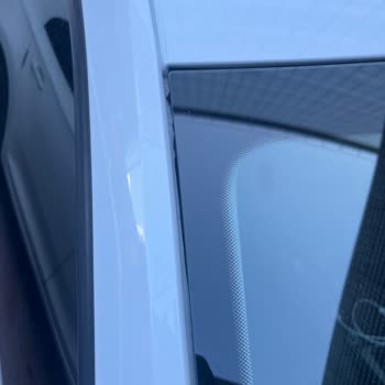 Serviste Cam Değişimi Sonrası Sürekli İşçilik Hataları Ve Eksik Bilgilendirme