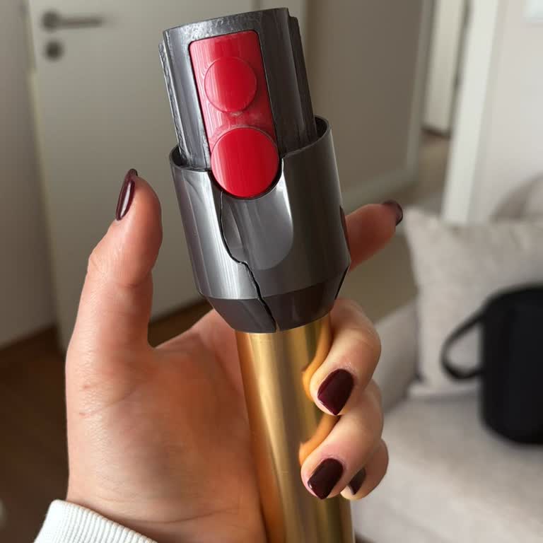 Produktionsfehler und fehlende Ersatzteilversorgung beim Dyson V12 Staubsauger