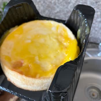 BİM'den Aldığım Limonlu Cheesecake Erimiş Ve Sunumu Bozuk Çıktı