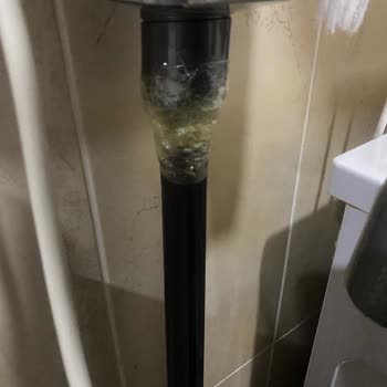 Fehlender Ersatzteilversand und defekte Silikonteile beim Dyson V12 Staubsauger