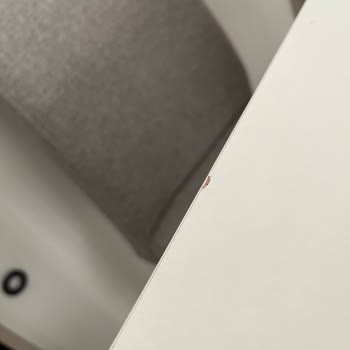 Hasarlı Mobilyalar Teslim Edildi, Mağaza Çözüm Sunmuyor