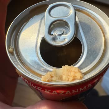 Nescafe Express Soğuk Kahvede Son Tüketim Tarihi Geçmemesine Rağmen Süt Kesiği Ve Anormal Parçalarla Karşılaştım