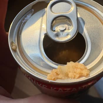 Nescafe Express Soğuk Kahvede Son Tüketim Tarihi Geçmemesine Rağmen Süt Kesiği Ve Anormal Parçalarla Karşılaştım