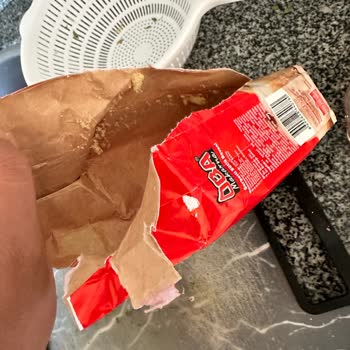 Oba Makarna Aldığım İrmik Paketinden Böcek Kalıntıları Çıktı, Mağduriyet Yaşadım