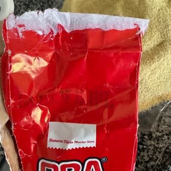 Oba Makarna Aldığım İrmik Paketinden Böcek Kalıntıları Çıktı, Mağduriyet Yaşadım