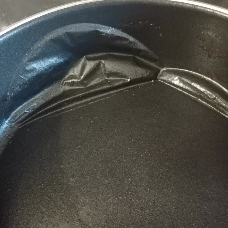 Granit Tencere Setinin Kaplaması Şişti Mağazadan Destek Alamıyorum