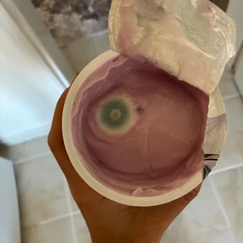 Son Kullanma Tarihi Geçmemiş Yoğurtta Küf Şoku Ve Mağduriyet