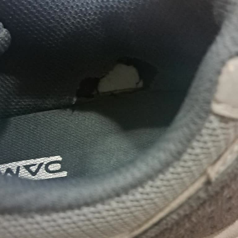 Kısa Sürede Yırtılan Ayakkabı İçin Ret Cevabı Ve Çözüm Sunulmaması Mağduriyet Yarattı