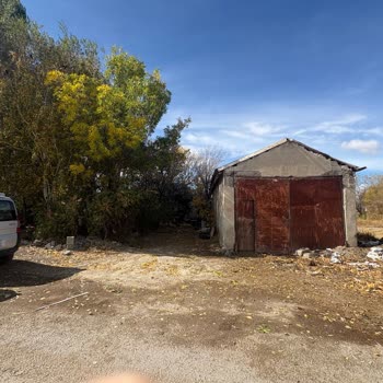 Erzurum Büyükşehir Belediyesi Evimin Önüne Yarım Bırakılan Taş Döşeme ve Muhtarın İlgisizliği