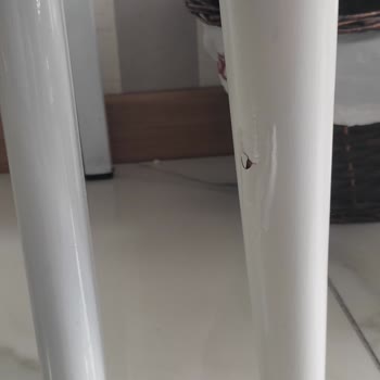 Ruhi Mobilya Masa Ayaklarının Değiştirilmesini Talep Ediyorum