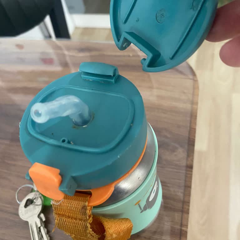 Skip Hop Suluk Kapağı Kırıldı, Yedek Parça Bulunamıyor Ve Müşteri Hizmetlerine Ulaşılamıyor