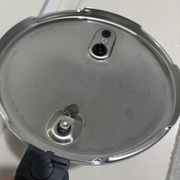 Fissler Premium Pressure Cooker Rust Stains