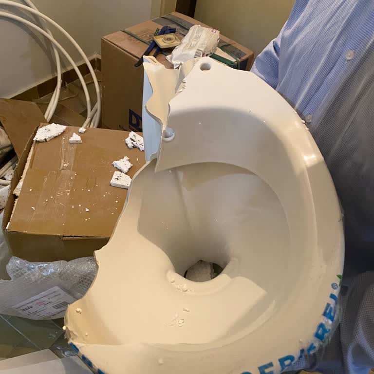 Teslim Edilen Klozet Parçalanmış Çıktı, Koçtaş Müşteri Hizmetlerine Ulaşılamıyor