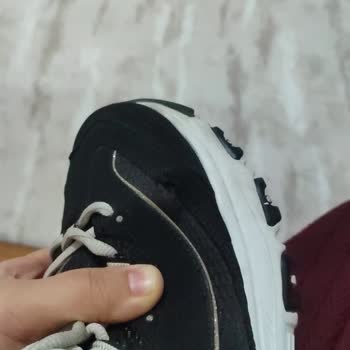 Kısa Sürede Dikişleri Sökülen Ayakkabıya Garanti Kapsamında Çözüm Bulunmadı