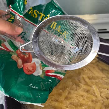 Aldığım Makarnalardan Böcek Çıktı, Hayal Kırıklığı Yaşadım