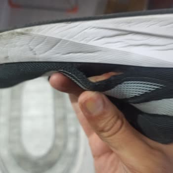 Aldığım Ayakkabı Bir Yıl İçinde Yırtıldı Garanti Kapsamı Belirsiz