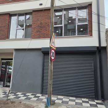 Türk Telekom Direği Garaj Kullanımını Engelliyor, Çözüm Bekliyoruz