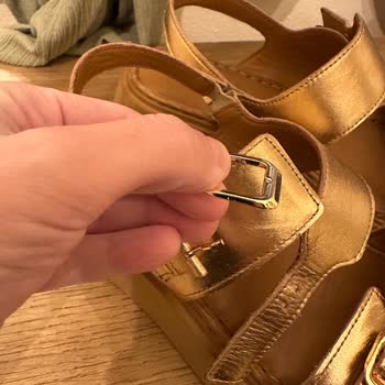 Kısa Sürede Bozulan Sandalet Ve Yetersiz Müşteri Desteği Nedeniyle İade Talebi