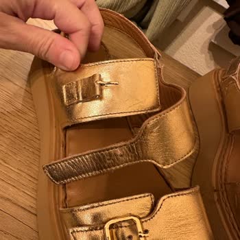 Kısa Sürede Bozulan Sandalet Ve Yetersiz Müşteri Desteği Nedeniyle İade Talebi