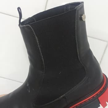 Yeni Alınan Botta Kalıcı Beyaz Lekeler Hayal Kırıklığı Yarattı