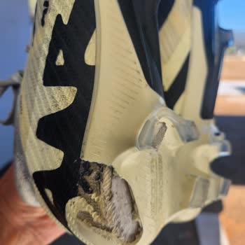 Nike Kramponunda Üretim Hatası Ve Garanti Süresi Nedeniyle Mağduriyet