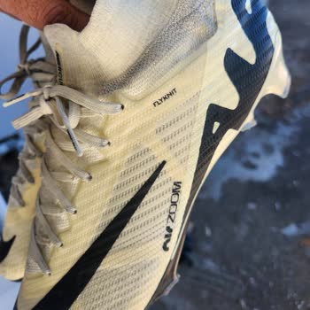 Nike Kramponunda Üretim Hatası Ve Garanti Süresi Nedeniyle Mağduriyet