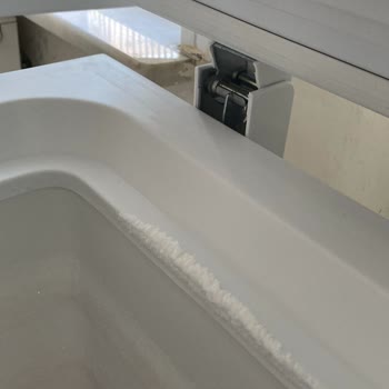 Derin Dondurucuda Sürekli Karlanma Ve Yetersiz Müşteri Hizmeti