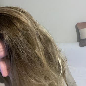 L’Oréal Excellence 8.11 Dye Disaster - Orange Roots, Green-Gray Ends Hair Damage