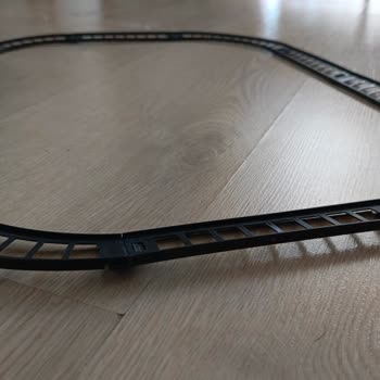 Kullanılamaz Oyuncak Tren Ve Hayal Kırıklığı