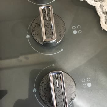 Koruma Temizlik Yağ Çözücü Kullanımı Sonrası Plastik Yüzeylerde Kalıcı Lekeler Oluştu