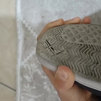 Kısa Sürede Yırtılan Ayakkabı İçin Para İadesi Talebim Cevapsız Kaldı